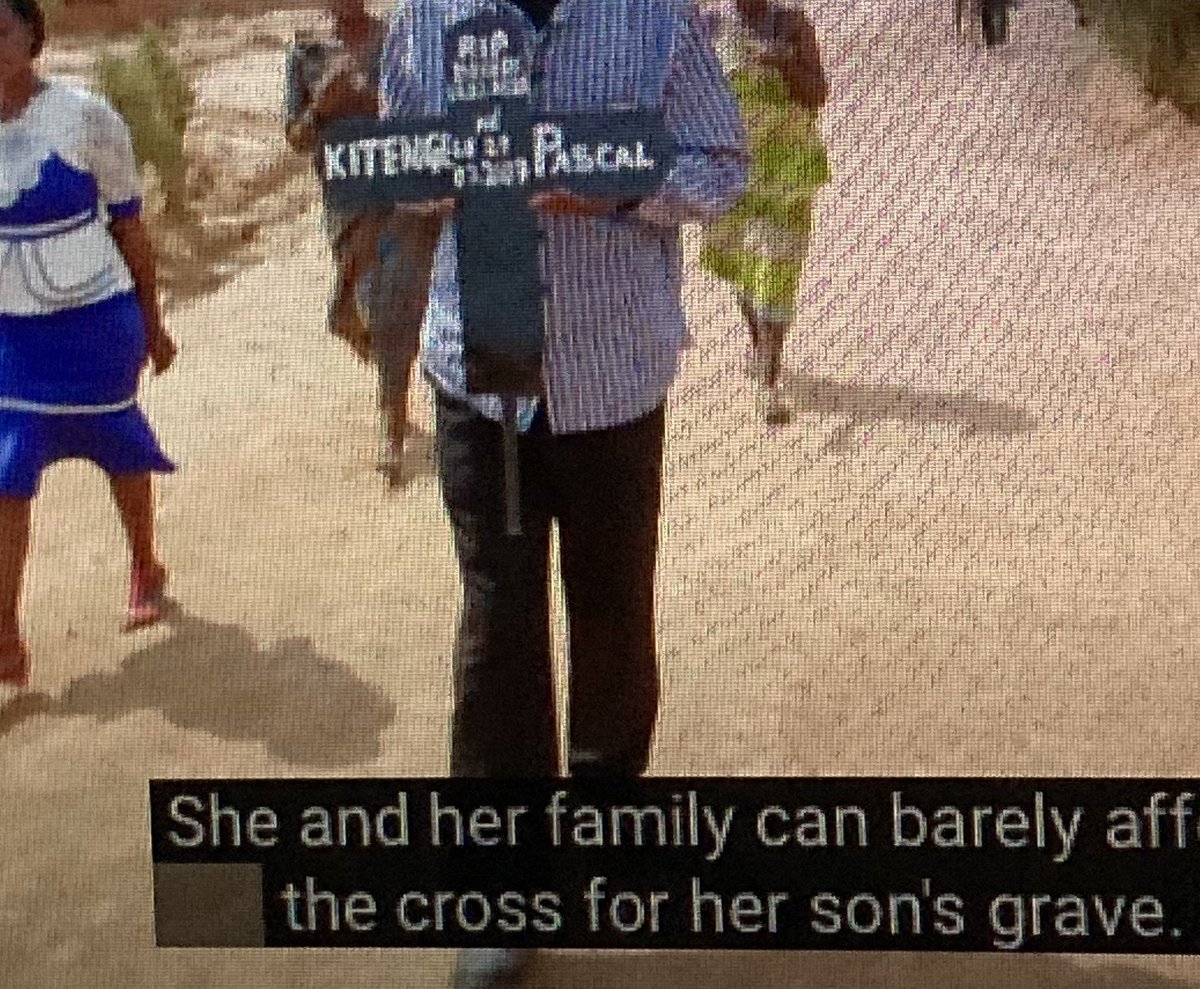 MiriamBorne's tweet image. X&amp;lt;•&amp;gt;X&amp;lt;•&amp;gt;X&amp;lt;•&amp;gt;X
she pays the bribe 
to put a cross on her son’s grave 
he died mining Congo’s cobalt
~~~~~~~~~~~~~~~~~~~~~~
#enriched DRC government, Chinese mining operations &amp;amp; big electronics corporations conspire to plunder Congolese people claiming cobalt ethically sourced
