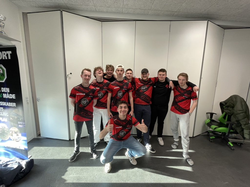 ExpoEsport's tweet photo. Drengene er glade 😜 https://t.co/ZSTlCQ9x5C