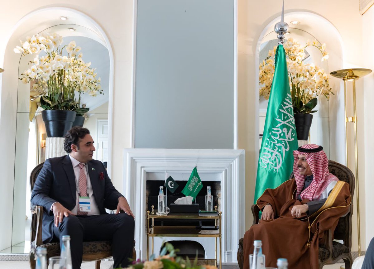 BBhuttoZardari's tweet photo. Delighted to meet my brother H.H. Prince Faisal bin Farhan Al Saud @FaisalbinFarhan FM of 🇸🇦 #MSC2023. Reaffirmed historic &amp; deep-rooted fraternal ties. Expressed gratitude for long-standing support to 🇵🇰 &amp; reiterated our resolve to deepen bilateral cooperation in all areas. https://t.co/PP1qa0LSYM