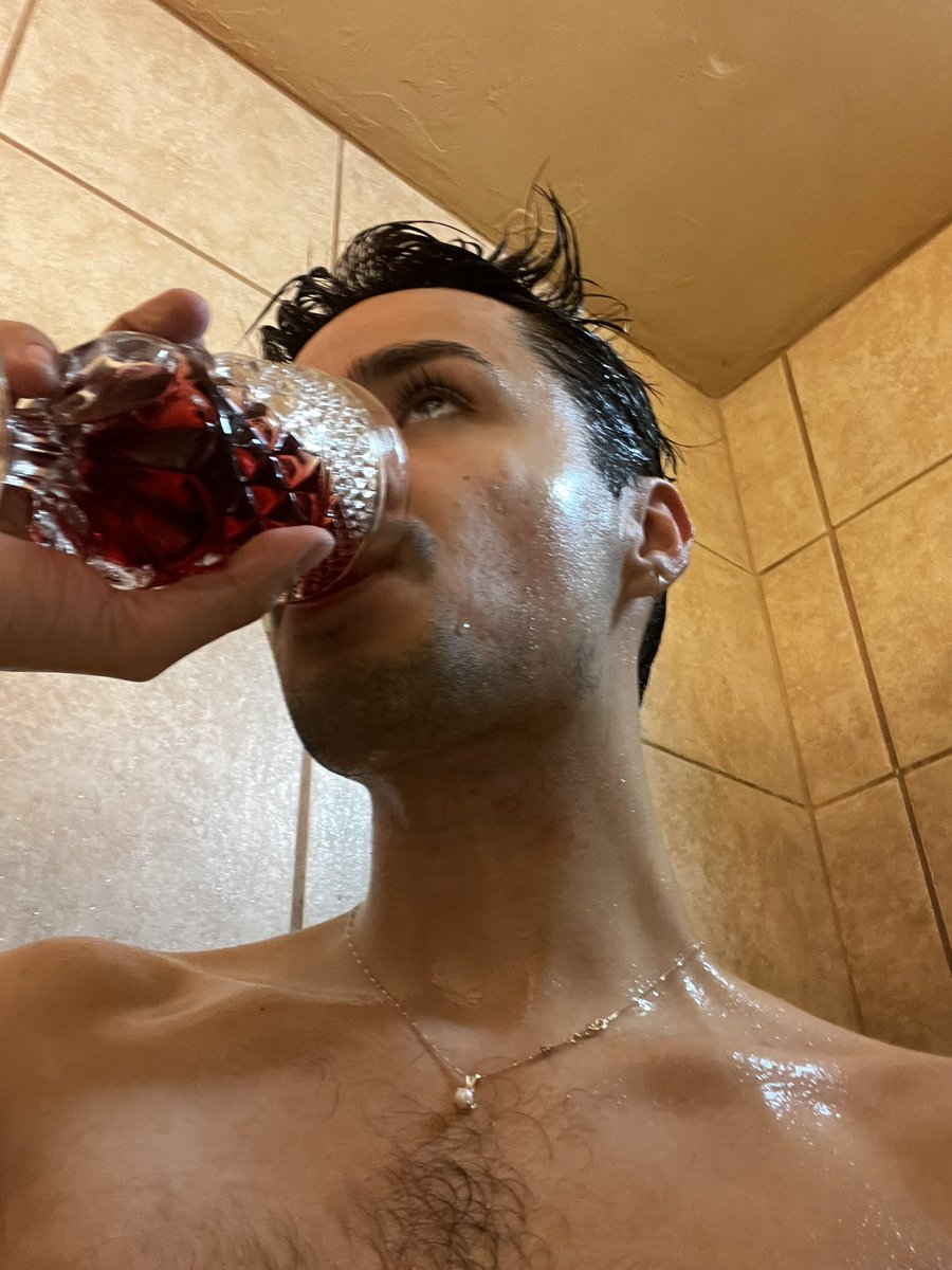 CuteFinDom's tweet image. Who wants to please me?