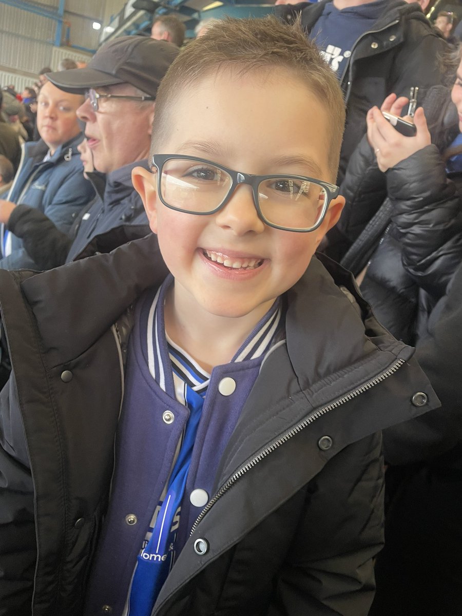 Happy 7th birthday for Tuesday to SWFC’s biggest fan! My lovely Charlie! Have the best day little man! He wants 5-0 boys! #SHWMKD 🦉