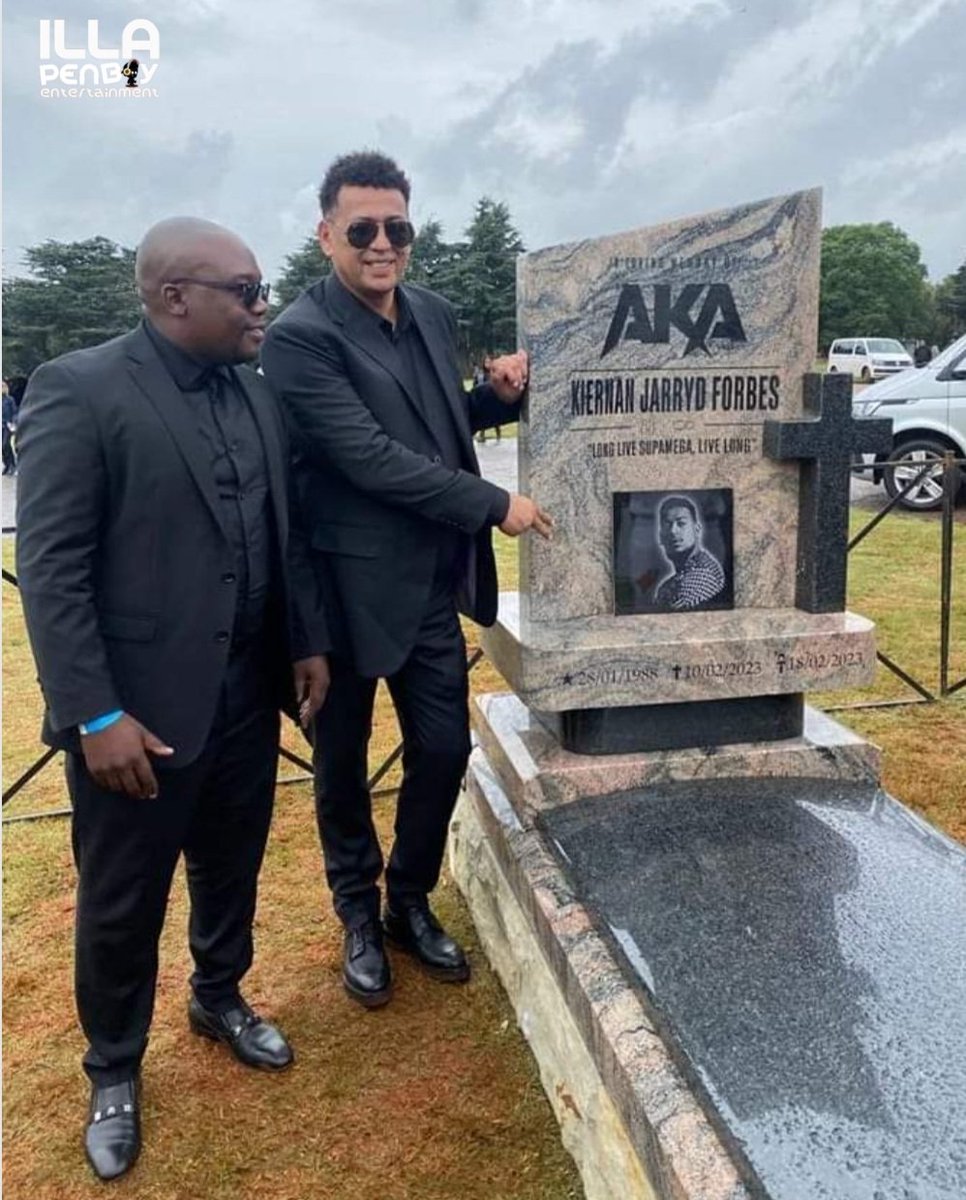 illapenboyNEW's tweet photo. Farwell Supa Mega until we meet again ποΈπ€
Strength to the family π They robbed us the life of Supa Mega
#AKAFuneral #RIPKiernan #ForbesFamily https://t.co/EShCCZmp1L
