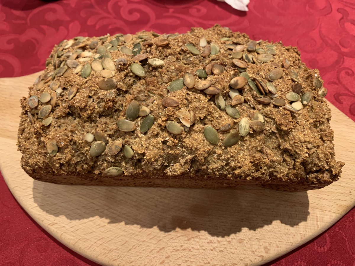 EustaceEusts's tweet photo. Friday with home baked #irishsodabread #arándonn #biaéireannach #irishfood also Dutch garlic cheese #garliccheese #knoflookkaas from #henriwillig @HenriWillig https://t.co/jMzyZjHazX