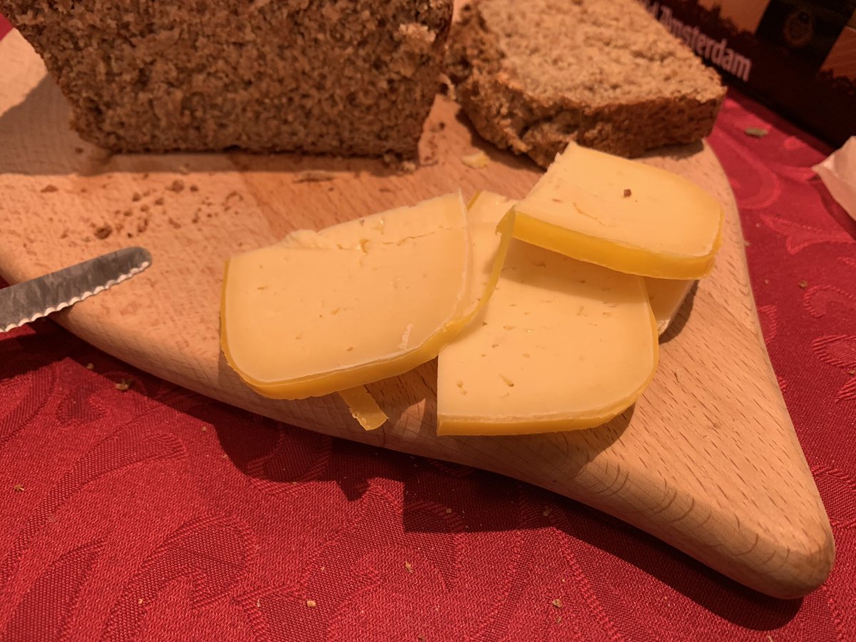 EustaceEusts's tweet photo. Friday with home baked #irishsodabread #arándonn #biaéireannach #irishfood also Dutch garlic cheese #garliccheese #knoflookkaas from #henriwillig @HenriWillig https://t.co/jMzyZjHazX