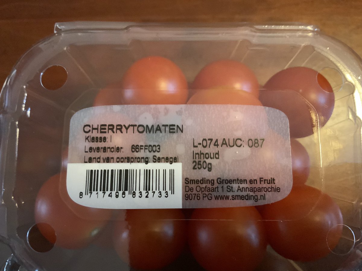 D66 zegt dat stemmen op BBB en JA-21 stilstand betekent voor het klimaat en stikstofbeleid. Kijk eens naar de herkomst van deze tomaten uit een Nederlandse supermarkt en denk vervolgens nog eens na over stikstof uitstoot en reductie! 😡