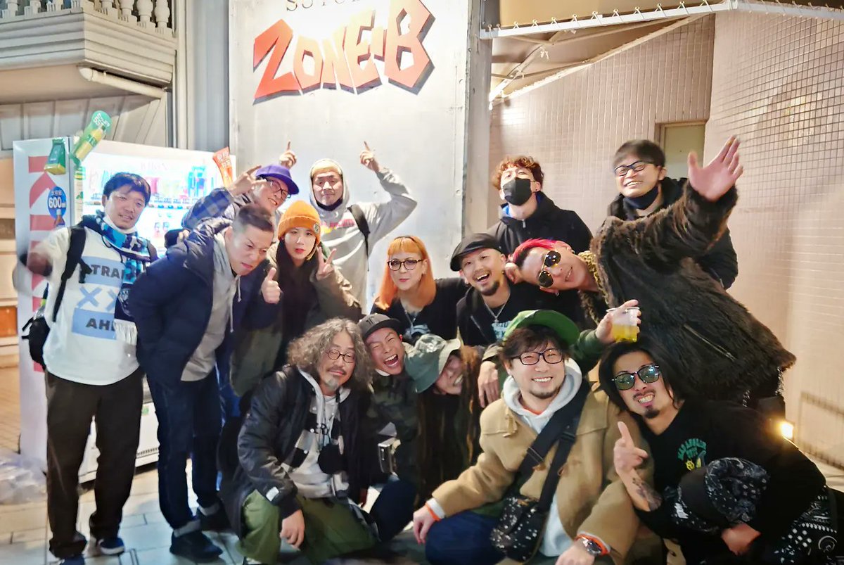 bonxthexmeans's tweet photo. 早稲田ZONE-Beeeeee🧡
皆様ありがとうございました!
AGE OF KID、BURL、MEXCAN AGEとDJも楽しみまくってもう身体痛い😂
我々は既に岐阜へ向かっております🚙
''MEXCAN AGE OF KID''に感謝を🙏✨最高な遊びに誘ってくれてありがとう!!
#agefreeeaking
#最高bot
明日は岐阜柳ヶ瀬ANTSです〜🐜🤓💕 https://t.co/vcYV9BuP5B