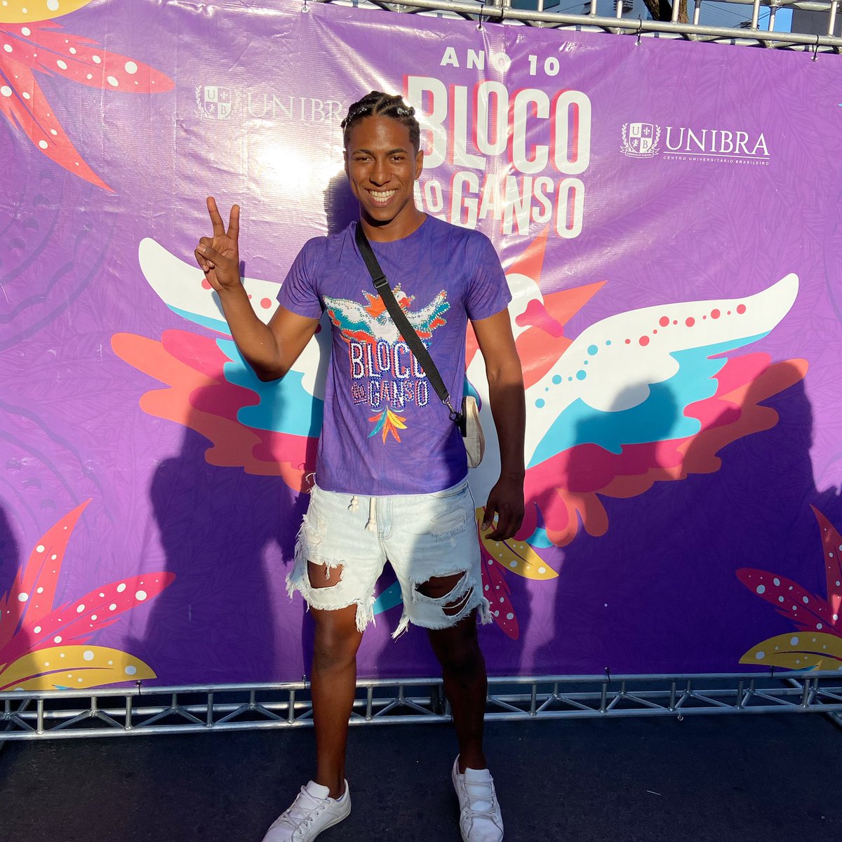 _luiztavaress's tweet photo. Que vibe surreal ontem no @blocodoganso 🥳😍
-
-
-
-
#luiztavares #explore #ᴇxᴘʟᴏʀᴀʀ #page #bloquinho #blocodoganso #unibra #boavista #recifepernambuco #carnaval #carnaval2023 https://t.co/0Autb5Xxy2