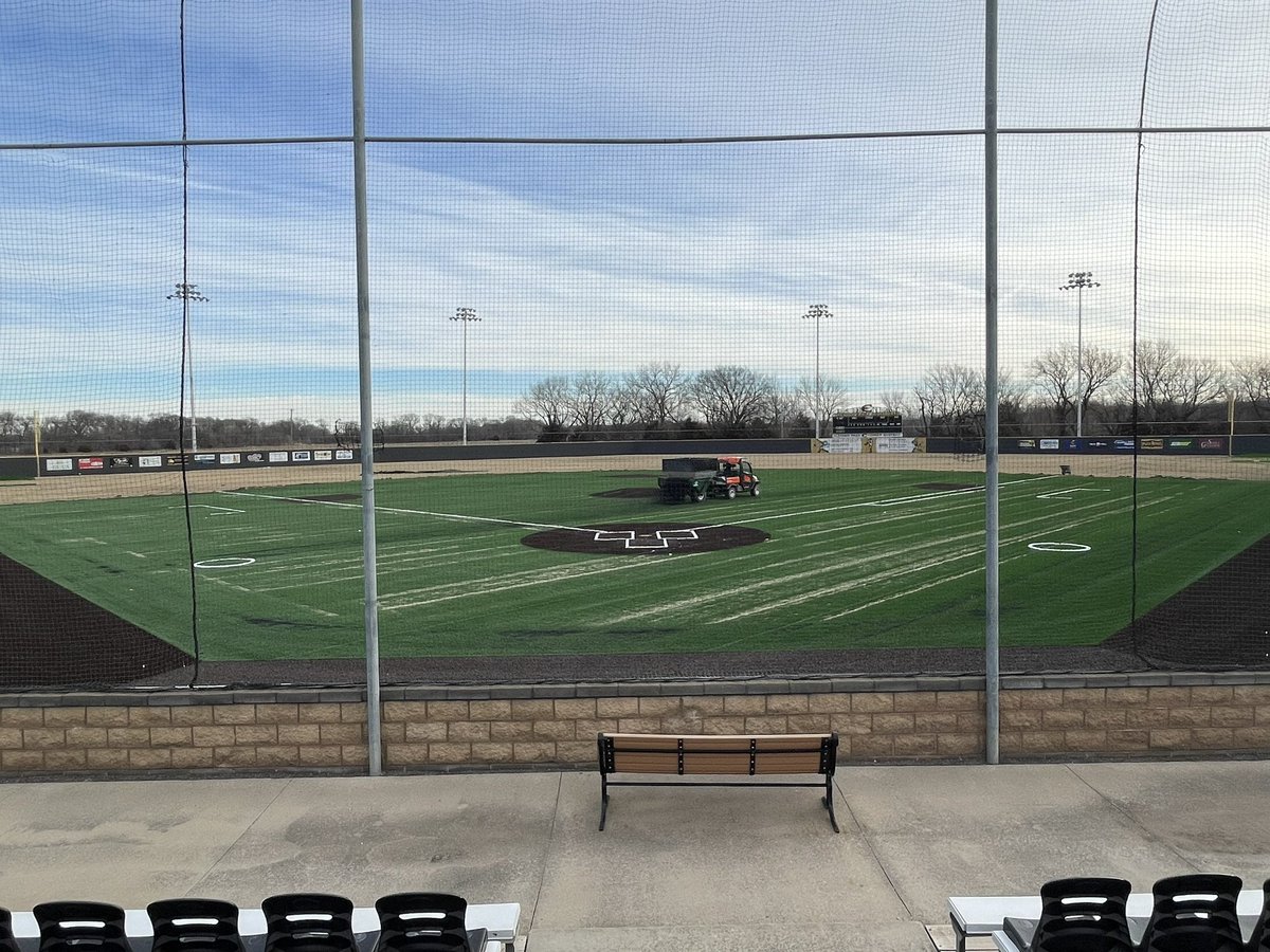 Beautiful morning at the Trusler Sports Complex. <a href="/EState_Softball/">Emporia State Softball</a> hosts ESU Classic on Turnbull Field as Mammoth Construction works on Glennen Field renovation. #StingersUp