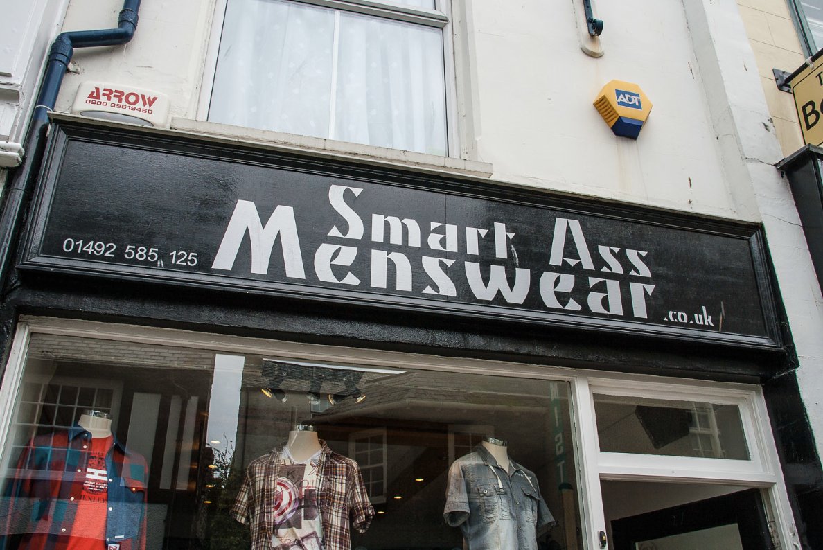 Some shop owners in #conwy #wales have a good sense of humor.

#conwywales #northwales #capturingbritain #littlepiecesofbritain #lovegreatbritain #travelwritersuniversity #IFWTWA #trip101com #travelphotographer #travelphotography #phototravel #travelphotographer #saturdaymorning