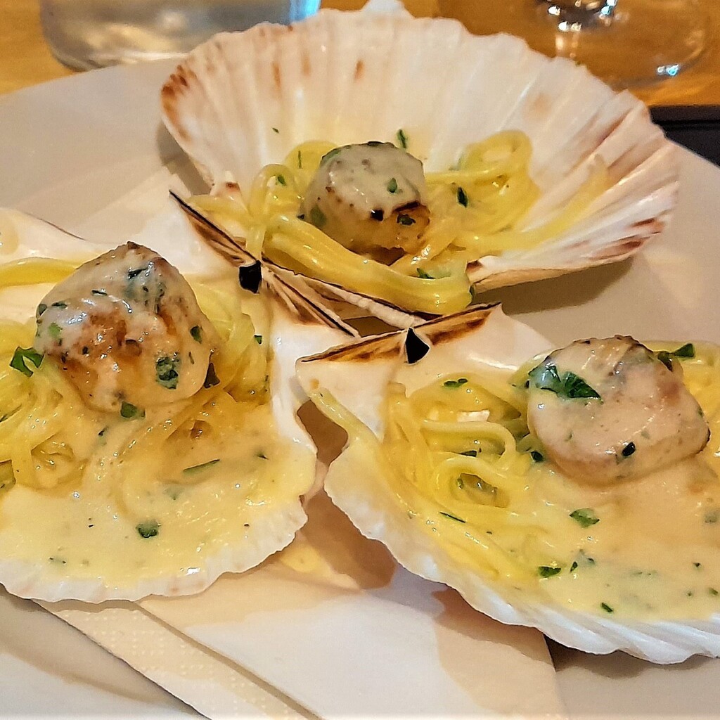 Scallop linguini instagr.am/p/Cozuup0Idg9/