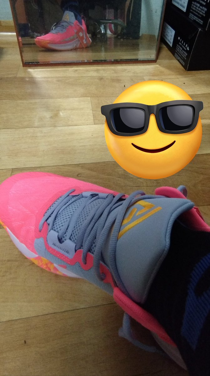 jktadz's tweet photo. New kicks https://t.co/cz2ux7gKYz