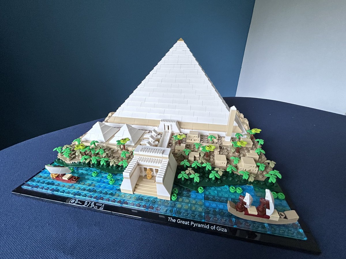 s3b_blstr's tweet image. Bien commencer les vacances ! 🥰
#Lego #LegoArchitecture #GreatPyramid