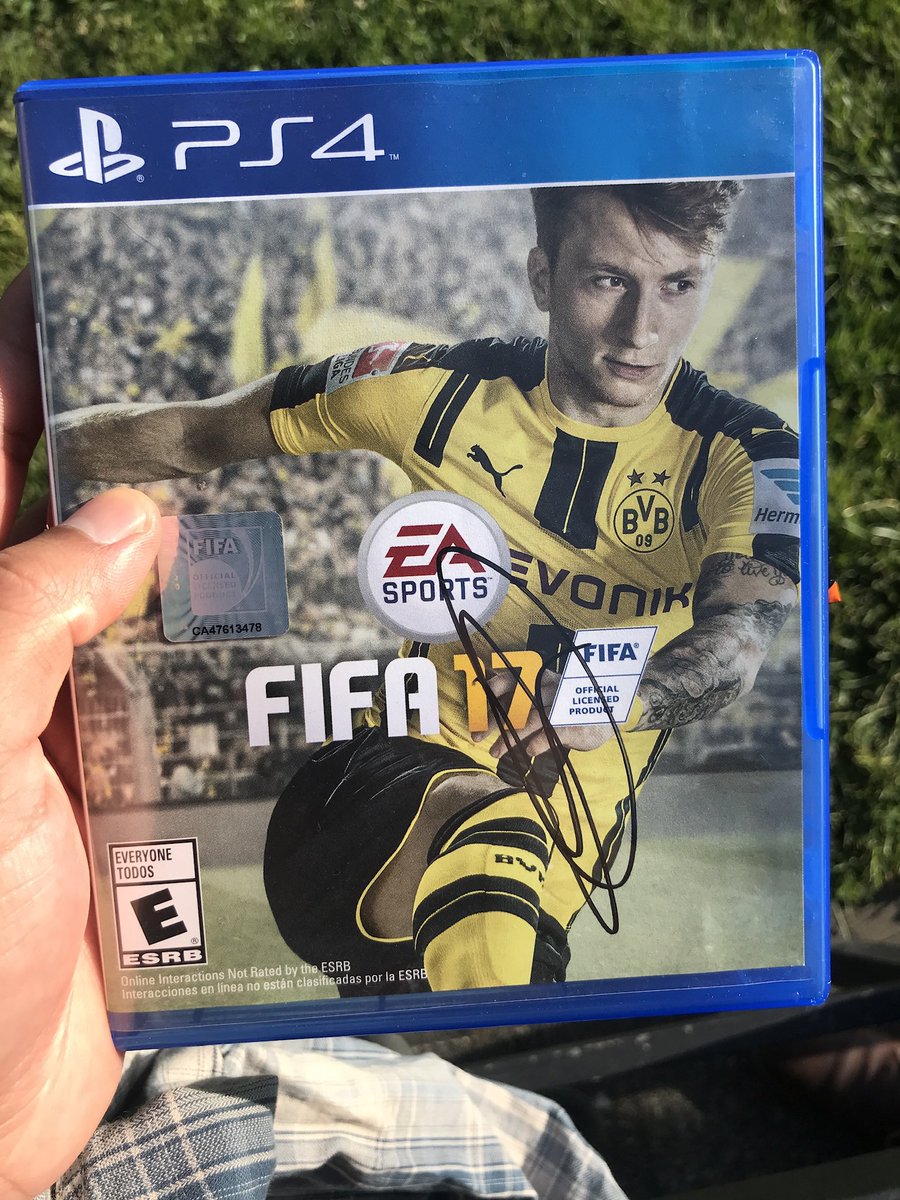 GuillermosMemo's tweet photo. @BlackYellow @woodyinho @EASPORTSFIFA Managed to get my copy signed by Reus in 2019! https://t.co/ayEMpNcgoo