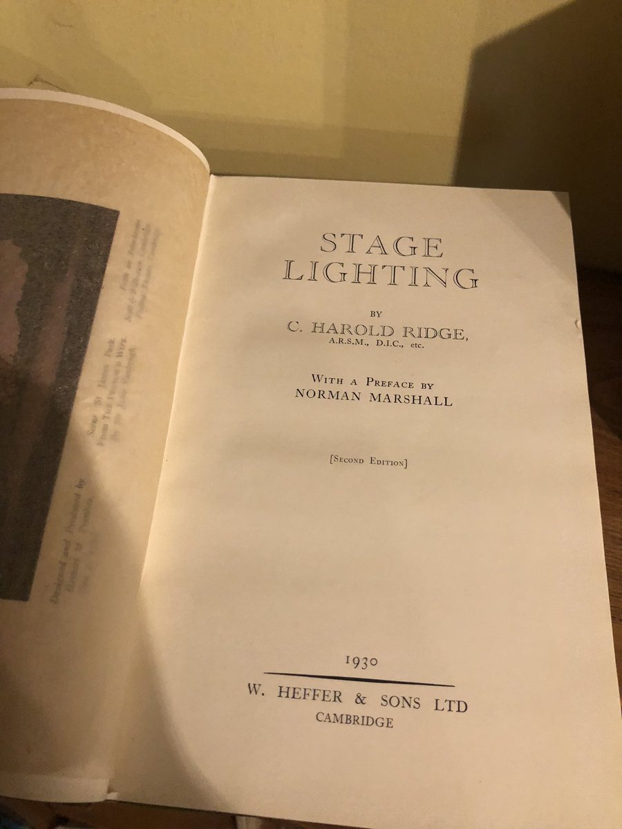 Dusting the book shelf. They don’t make them like this anymore <a href="/the_ALPD/">the ALPD</a> 🤩