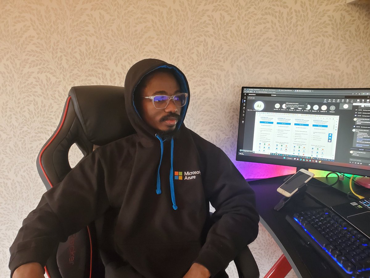 jersoltech's tweet image. Thanks to @msdevUK, after completing the challenge I got my swag. Also a big thank you to @stilldrey letting me know about the challenge. #Azure #Microsoft #msdevuk