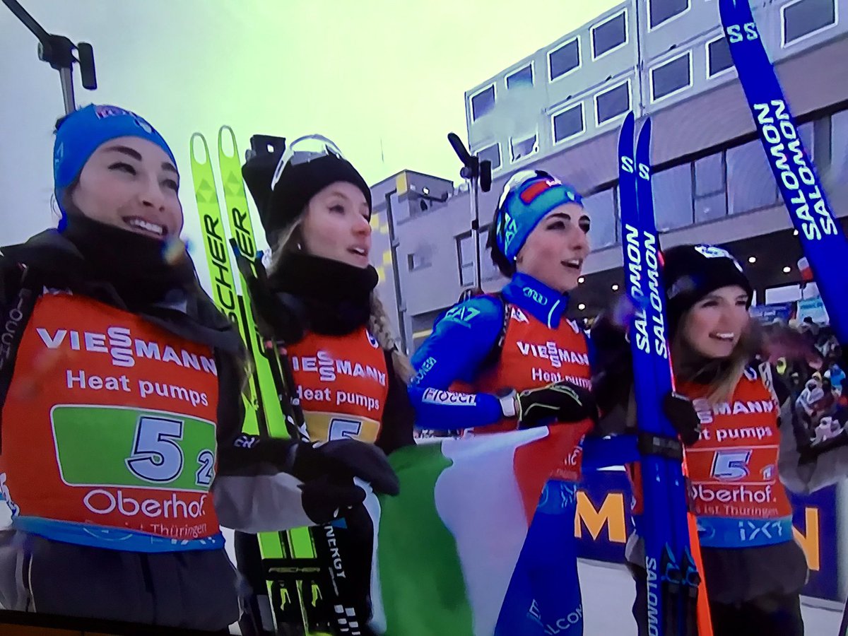 FEsegio's tweet photo. Grande Vittoria staffetta🥇 al #BiathlonWM , Mondiali spaziali partendo da prima a partire Samuela, Dorothea, Hannah e in fine Lisa.
38/2 ricariche. Memorabili🇮🇹 #Oberhof2023 https://t.co/V3BXIEblyQ