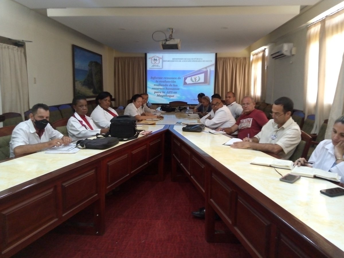 No existen problemas sin soluciones, cuando se trabaja con n equipo. En #Mayabeque Idalberto Aguilar Hernández presentó los resultados de tres días de trabajo intensos para continuar fortaleciendo la APS. #JuntarYVencer #CubaPorLaVida #MejorSinBloqueo