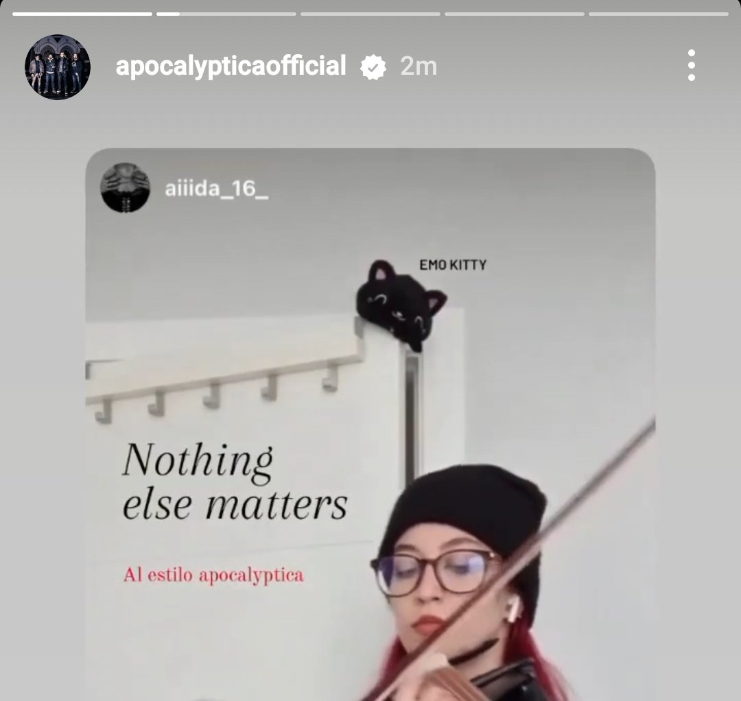 lame_grl's tweet photo. Estáis viendo esto?!
Estaba llorando en mi sofá, y de repente pasa esto
Sigo llorando, pero que ilusión https://t.co/Ns0zdM5X3E