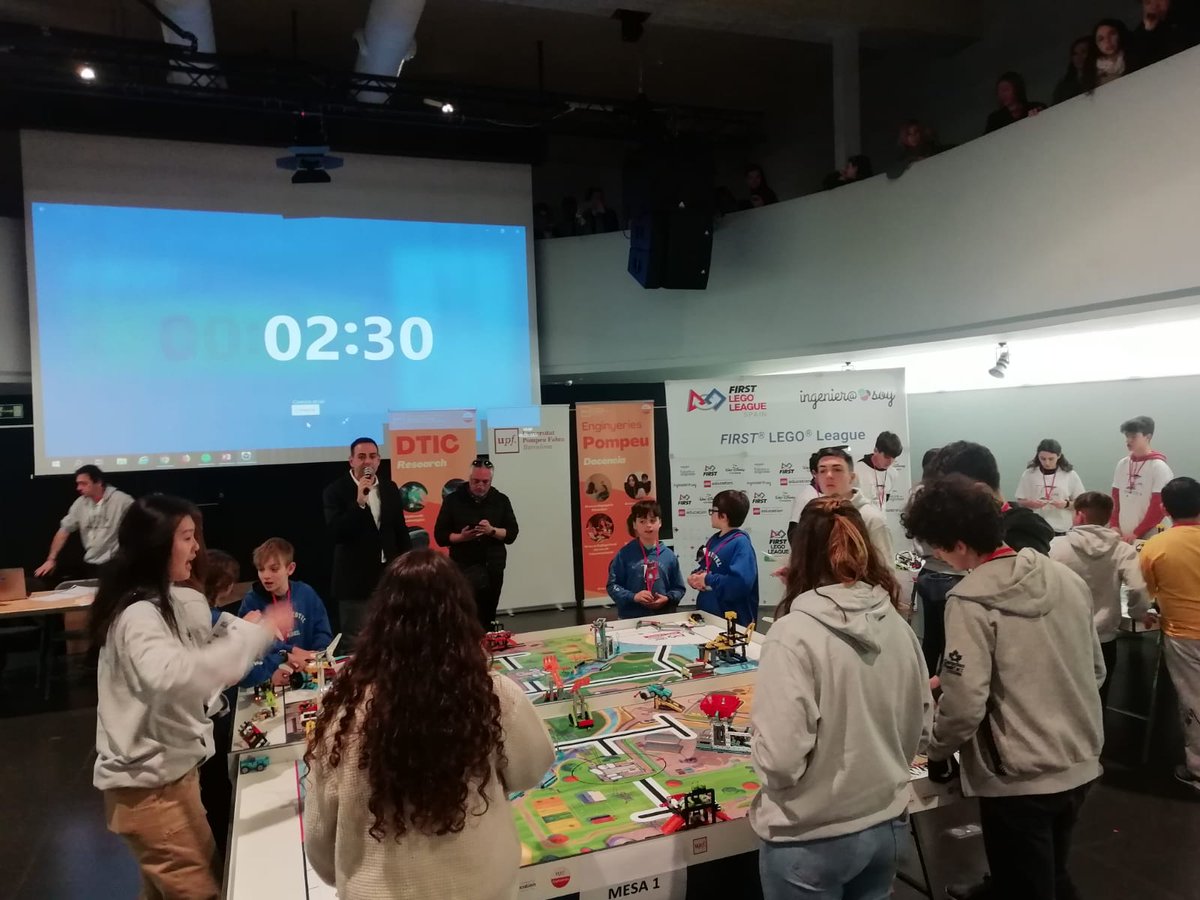 enricpiriz's tweet image. Aquest mati, un equip de noies i nois de #4eso de #JEStGervasi, acompanyats de la docent @JuliaFolch, han participat a la #firstlegoleague.
Apropem les noies i els nois a la #robotica i la #programacio.
Despertem #vocacions.
#steam #novestecnologies @JesuitesEdu