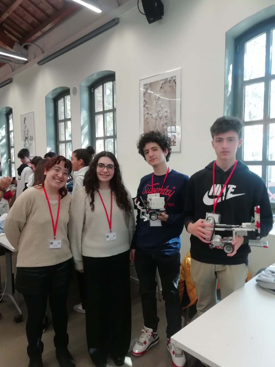 enricpiriz's tweet image. Aquest mati, un equip de noies i nois de #4eso de #JEStGervasi, acompanyats de la docent @JuliaFolch, han participat a la #firstlegoleague.
Apropem les noies i els nois a la #robotica i la #programacio.
Despertem #vocacions.
#steam #novestecnologies @JesuitesEdu