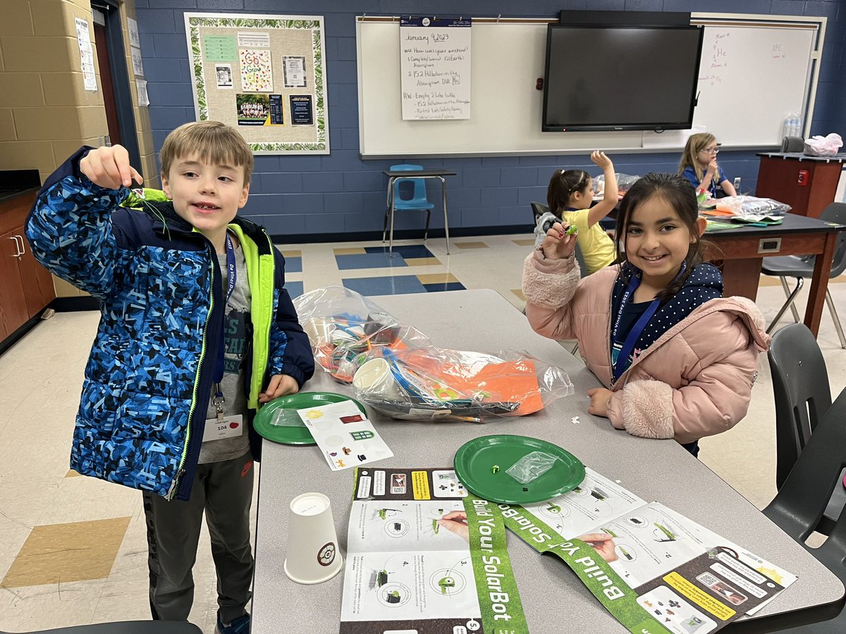 These little first graders are having a blast at DaVinci Day!! #CFISD #DaVinciDay #ExploreWells #solarcrickets