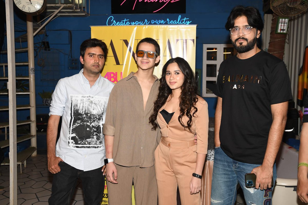 PiictureNKraft's tweet photo. Jannat Zubair lends her voice to her newest track “Babu Shona Mona” which is curated by Zubair Rahmani, Sung by - Jannat Zubair, Music - Lyrics Vibhas

#jannatzubair #zubairrahmani #vibhas #babushonamona #newsong #jannatthesinger #song #music https://t.co/7663bvlpEq