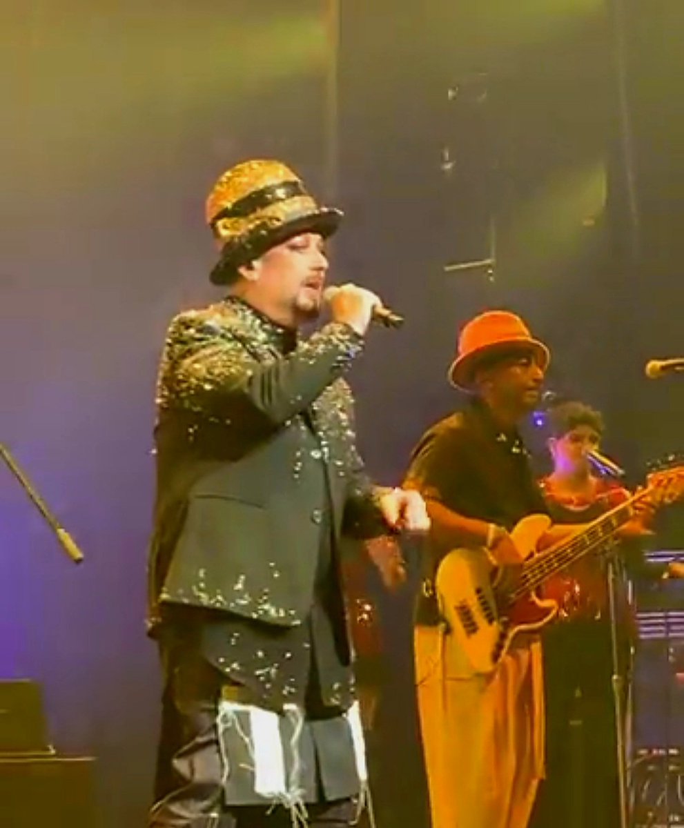 BoyGeorgesPage's tweet image. Have a good weekend everyone! 
🎶❤️💛💚🎩🎶 #BoyGeorge #CultureClub #TheWynn #LasVegas