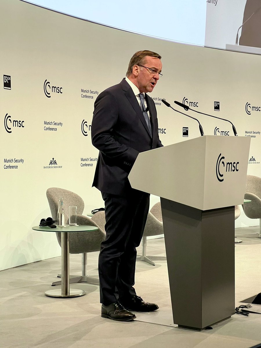 BMVg_Bundeswehr's tweet photo. „Die #Ukraine muss den Krieg gewinnen!” 
Verteidigungsminister Pistorius mit klaren Worten auf der #MSC2023. https://t.co/uRFL7F3qZR