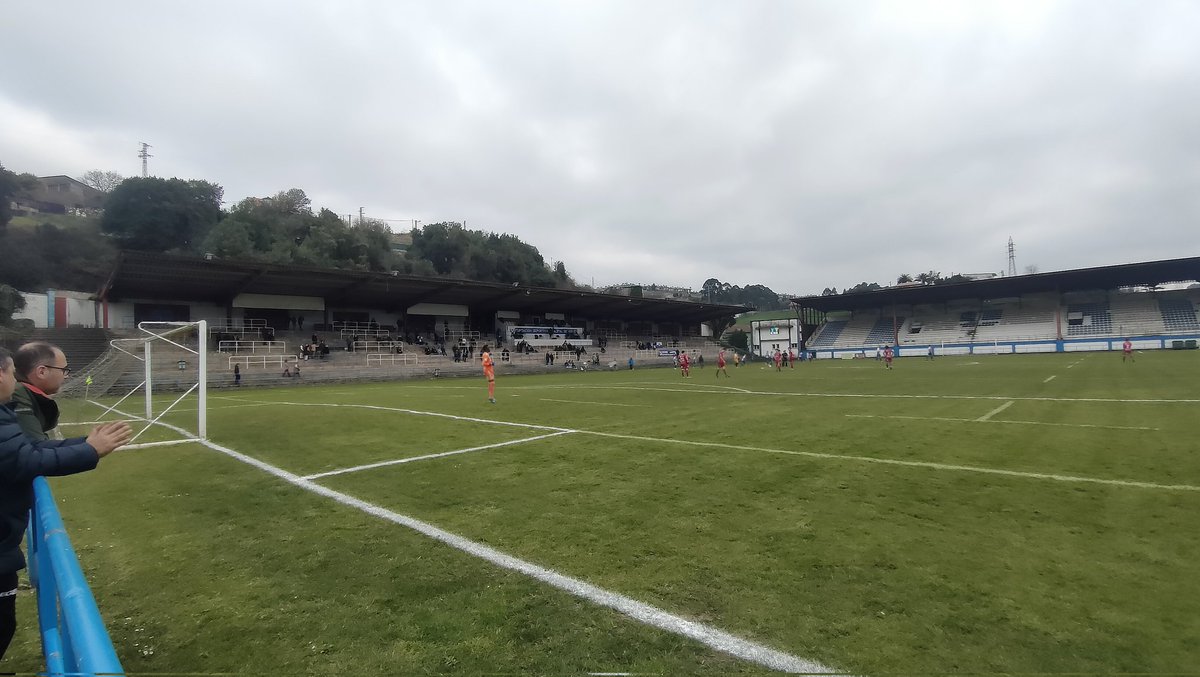 somdelhospi's tweet photo. Quines ganes tenia de dir-ho...
#Saludos des de Muro de Zaro! Som en un temple històric del futbol espanyol, a Astúries! Ja en joc aquest @AvilesStadiumCF - @ClubDPraviano de #3RFEF2. Minut 6, 0-0!
#TheCatalanGroundhopper #groundhopping https://t.co/ZAAqES2iRa