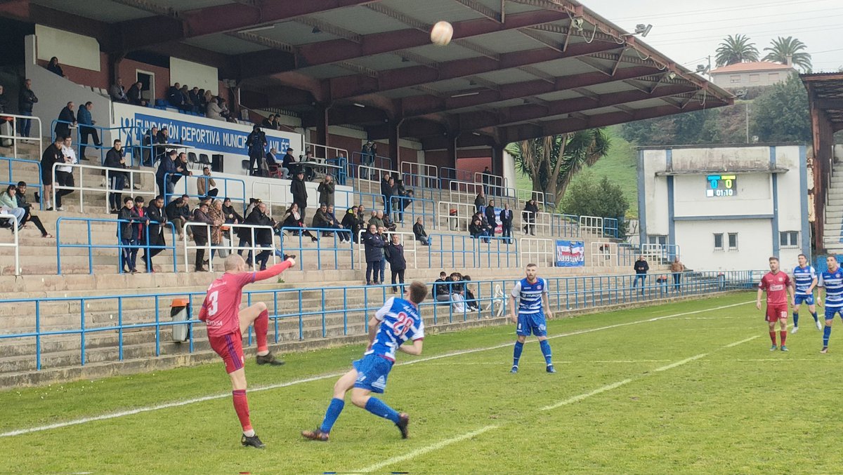 somdelhospi's tweet photo. Quines ganes tenia de dir-ho...
#Saludos des de Muro de Zaro! Som en un temple històric del futbol espanyol, a Astúries! Ja en joc aquest @AvilesStadiumCF - @ClubDPraviano de #3RFEF2. Minut 6, 0-0!
#TheCatalanGroundhopper #groundhopping https://t.co/ZAAqES2iRa