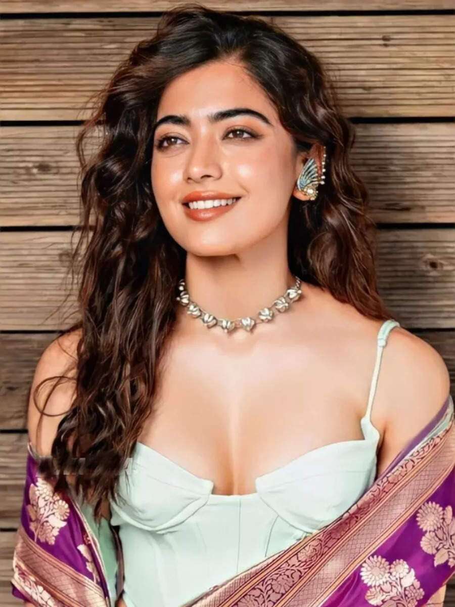 Mahi_Nanban_'s tweet photo. 5) RASHMIKA OR POOJA https://t.co/H3IeTLS4kH