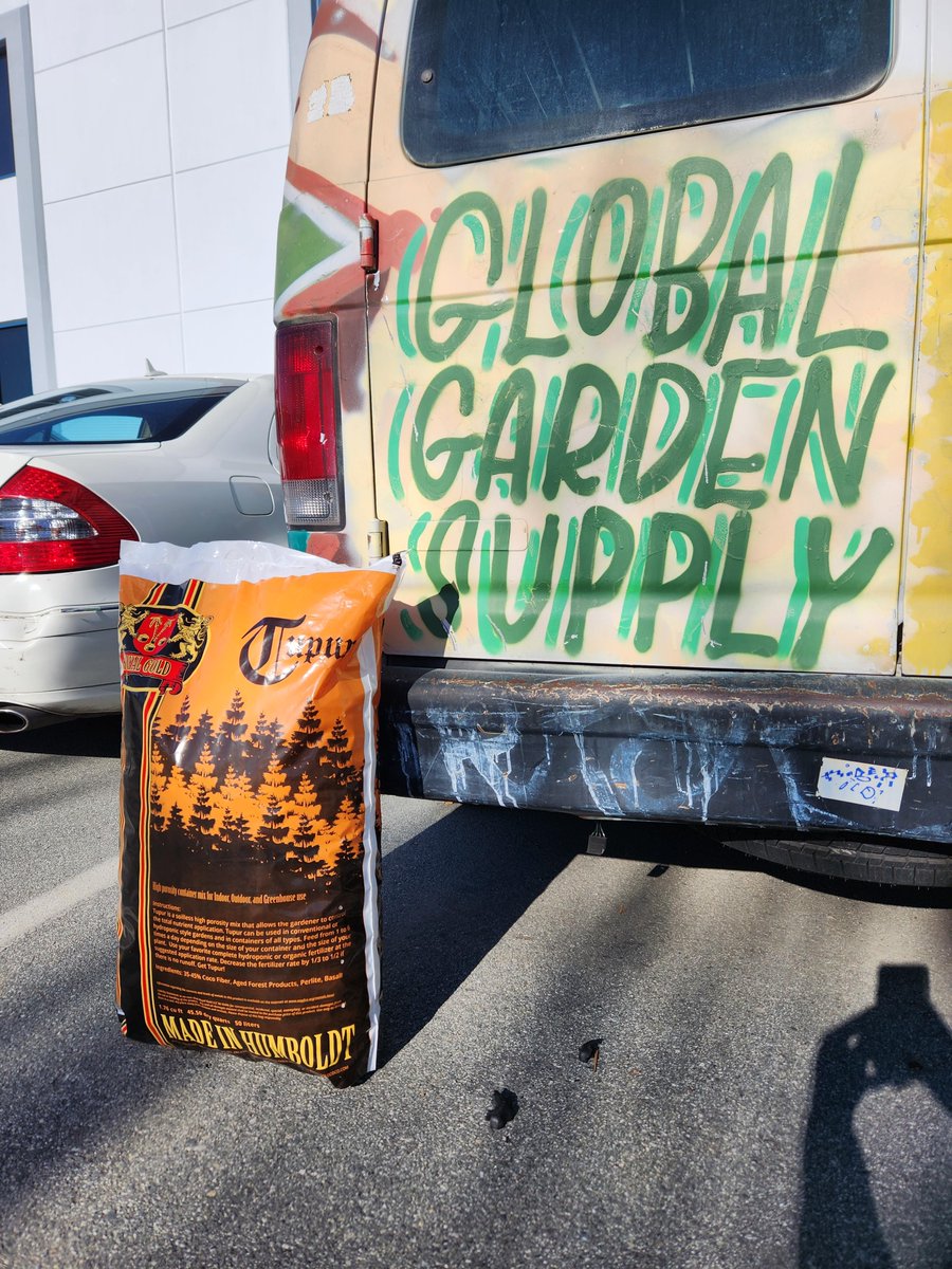 Support your local garden and hydro stores! 
.
<a href="/lagardensupply/">keith hoang</a> @royalgold_al @royalgoldmaxwell @royalgoldaaron
.
.
.
.
#royalgoldsoil #royalgold #shoplocal #gardenstore #supportlocal