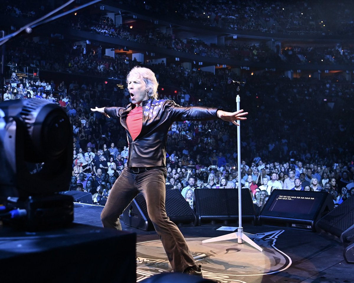 BonJovi's tweet image. The many faces of JBJ on stage