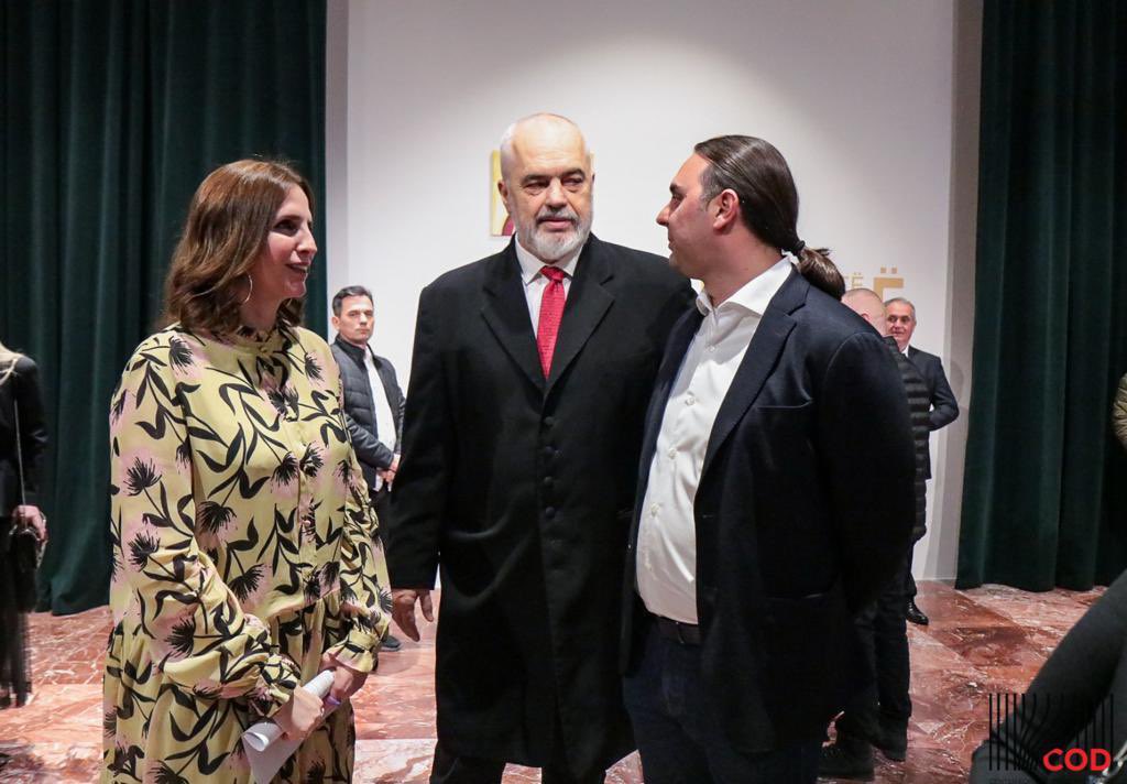 issh_al's tweet photo. “Në emër të lirisë”
Në çeljen zyrtare të ekspozitës së Rexhep Selimit në 'Qendra për Hapje dhe Dialog - COD' në kryeministri fjalën hapjes e mbajti Z. Edi Rama.
Ekspozita do të qëndrojë e hapur për publikun nga 17-28 shkurt 2023.
#IntheNameofFreedom https://t.co/7jYtZf79Zo