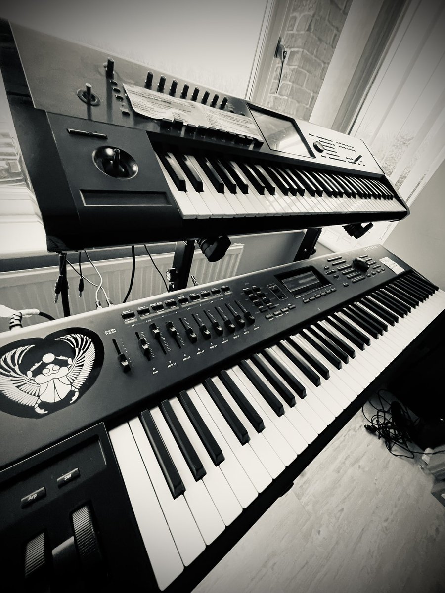 RobCottingham1's tweet photo. Enjoyed a run through in my studio before band rehearsal tomorrow. So looking forward to getting on stage again at Fusion4! #fusion4 #cairorocks https://t.co/RDCjJYtyYF