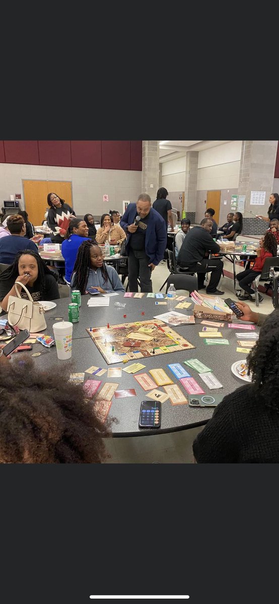 LisaRGardner's tweet photo. @LewisvilleHS @lewisvillestuco @MrMLMorris @LeahMontez @plunkett_andy @bakerjf_nytx LHS BSU Ebony-Opoly Game night was a huge success.  Students, Parents, Educators, &amp; Community = Student SUCCESS! https://t.co/eqghCDyxI5