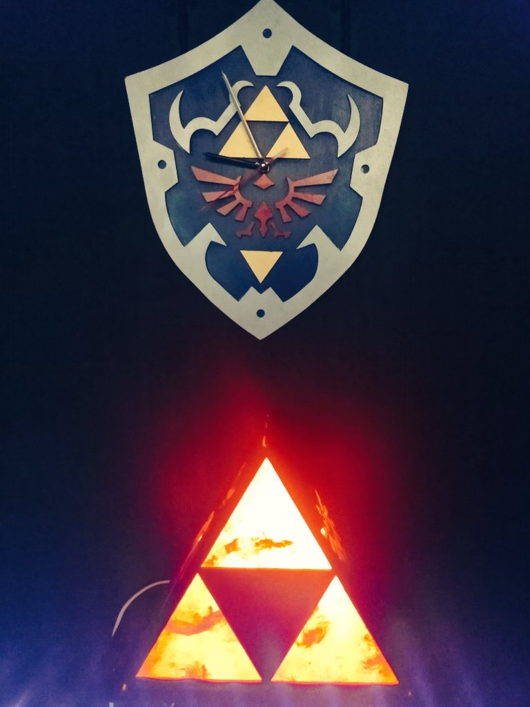 Geeklamp's tweet photo. La combinación perfecta no exis...
Lámpara Trifuerza y Reloj Hylian Shield
#Zelda #Trifuerza #OcarinaOfTime #Geek #GeekLamp #Reloj #Lampara #Gamer #GeekRoom https://t.co/S1SETJXISn