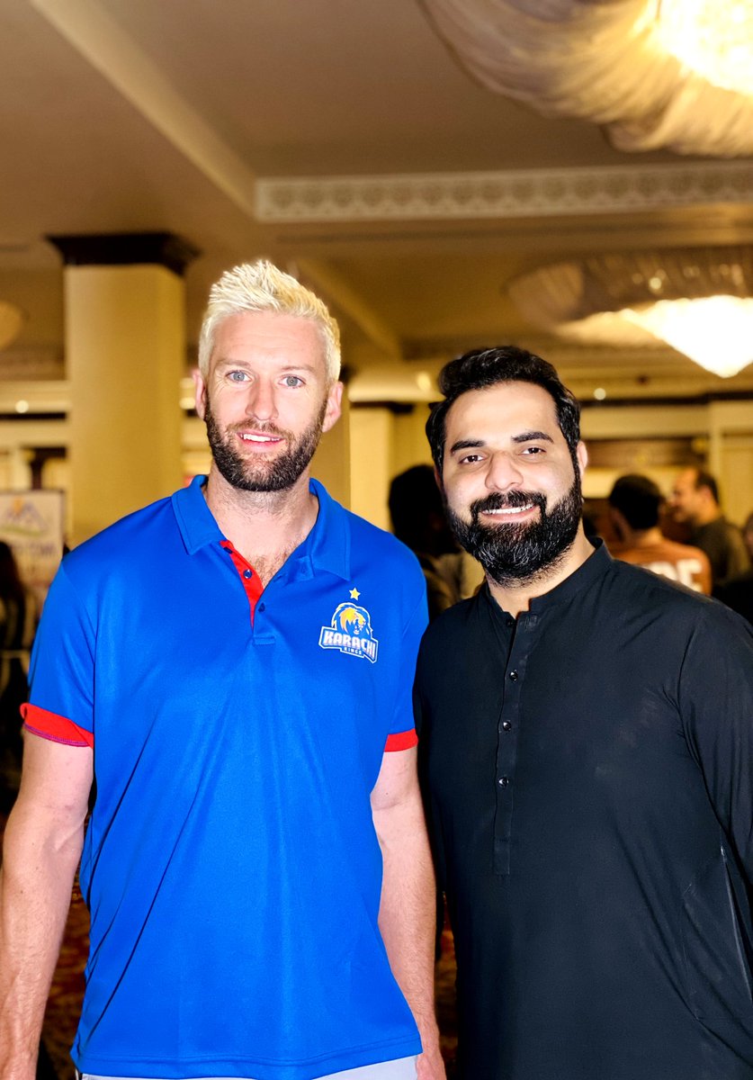 ShaanChaudhry1's tweet photo. Andrew Tye in jolly mood after conceding 30 runs to Martin Guptil in an over ๐คฃ
#karachikings #quettagladiatorsoffical #AndrewTye @Martyguptill @aj191 https://t.co/wKXtpqdUWF