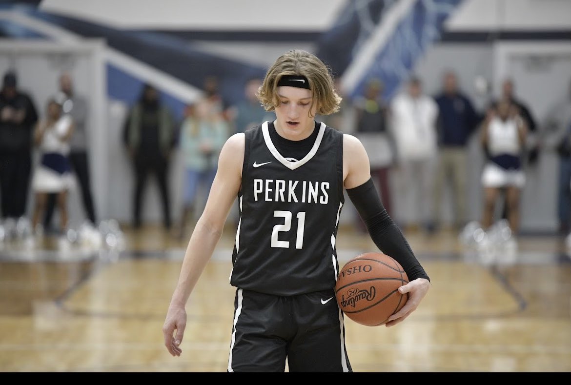 Joey Diederich’s @joey16121881 6 assists last night brings him to total of 128 on the year! Joey has the chance to break the ALL-TIME SEASON RECORD of 134 by Brent Adams! This record has stood for 23 years &amp; have had some STUD point guards come thru - GO GET IT ON WEDNESDAY JOEY!