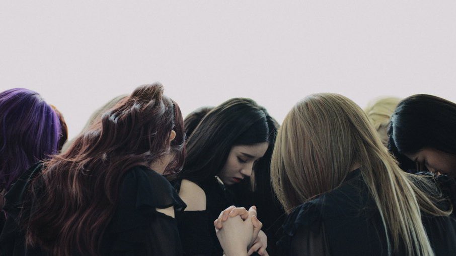 PopBase's tweet photo. 4 years ago today, LOONA released ‘Butterfly.’ https://t.co/yEbYoyAzbb