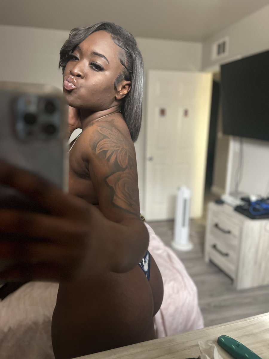 baadbitchnuu's tweet photo. Imagine Waking Up to This 💦🍫 Tops of da AM 💰 clicc link https://t.co/WznYVam95r to see full video 👅 or dm me ! https://t.co/1iSknUylEC