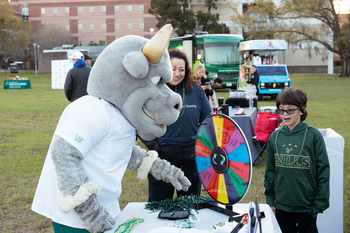 FLCenterNursing's tweet photo. The Florida Center for Nursing was a proud Sponsor of the @USFHealthNurse 5K Scrub Run; we had such a great time at the event this morning! And thank you, as always, for headquartering us! #USFCON #5K ##FLNurse https://t.co/ekpdFB2Yc3