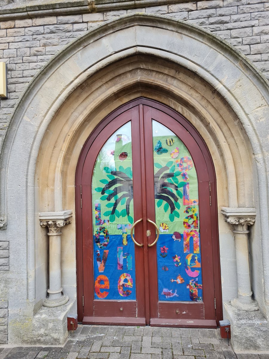 BathroadS's tweet photo. @Eastcott_SN1 Bath Road Methodist Church's children are are set for next weekend's Window Wanderland!!! (And it's tree branches, not a spider 😀) https://t.co/Ur4USnigTy