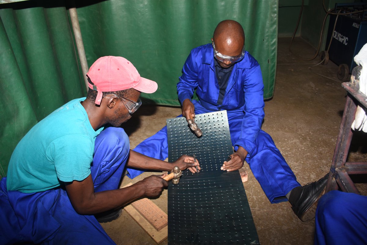 ACCIMMYT's tweet image. Lessons learned from @CIMMYT’s Hubs in #Mexico are contributing to #AccelerateInnovation in #Africa, a continent where we joined as a knowledge partner of the @giz_gmbh initiative. 🙌🏽✨