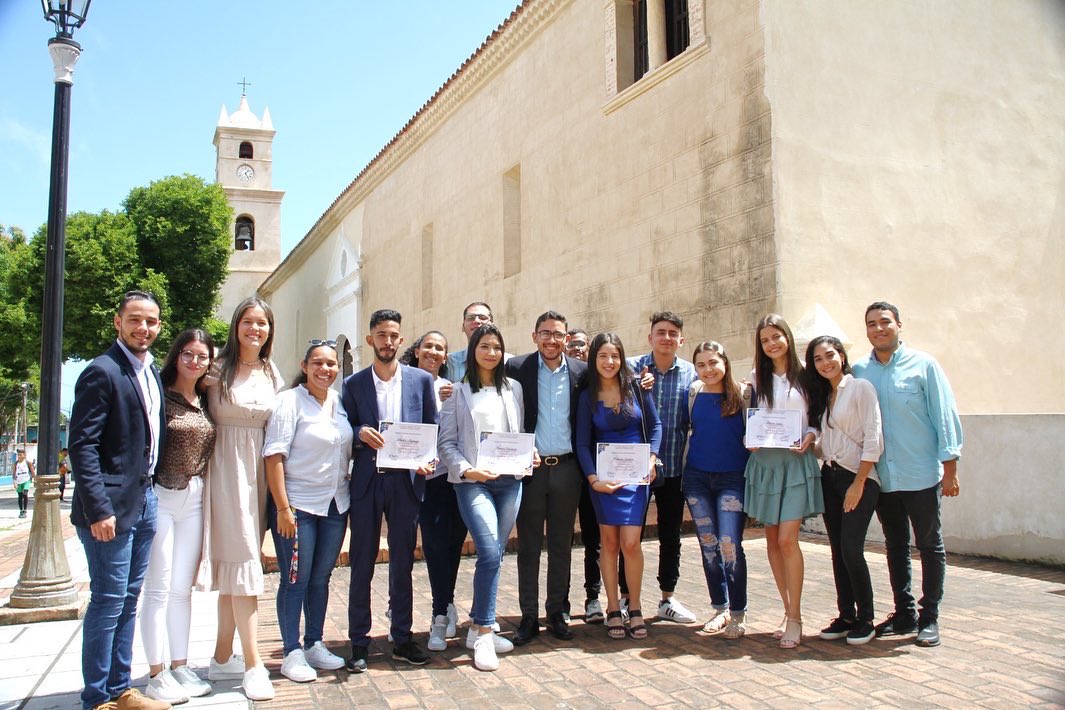 VivaLaUDONE's tweet photo. ¡SER JOVEN ES UN RETO!

La juventud siempre ha sido sinónimo de resiliencia, de innovación, de fortaleza y de cambios. Hoy seguimos cumpliendo ese reto y seguimos apostando a ser una verdadera generación de relevo. Cada vez más proyectados, enfocados y con objetivos claro. https://t.co/Hngo8mwKkT