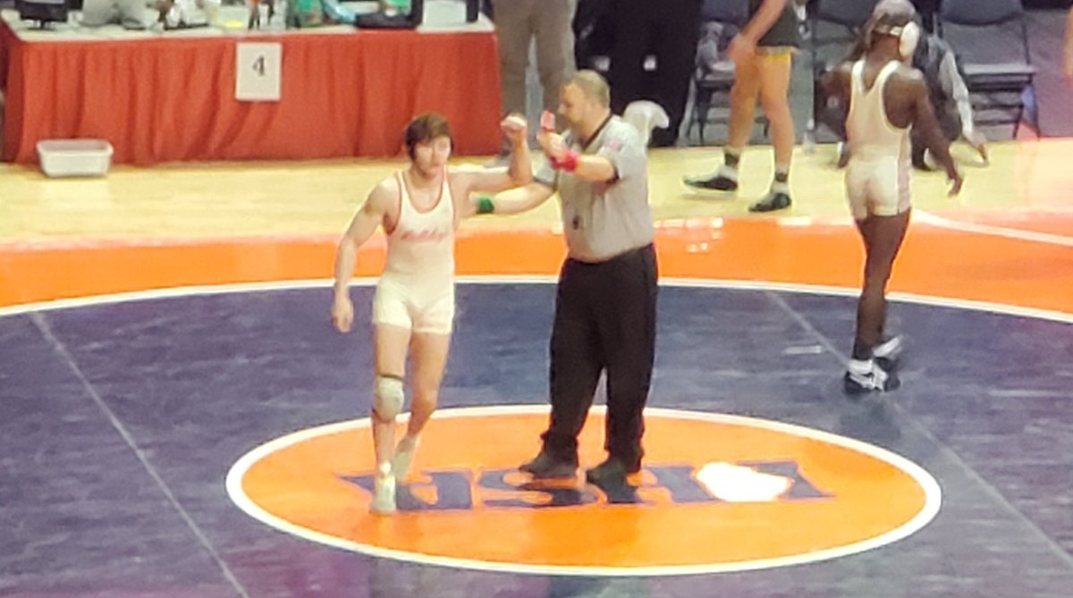 BataviaWrestler's tweet image. ANOTHER BLOOD ROUND VICTORY!!!
Kaden Fetterolf will become only the 2nd Bulldog in @BataviaWrestler history to earn ALL-STATE honors for a THIRD time!