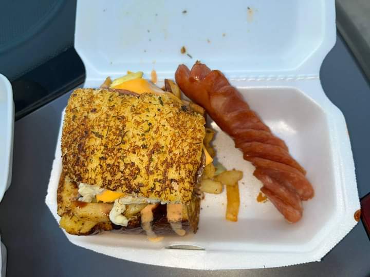 I'm gonna do a thread of places that sell great kotas in Johannesbur....let's begin
1.Tembisa manline car wash Elindinga kota available load shedding or not they are here for you