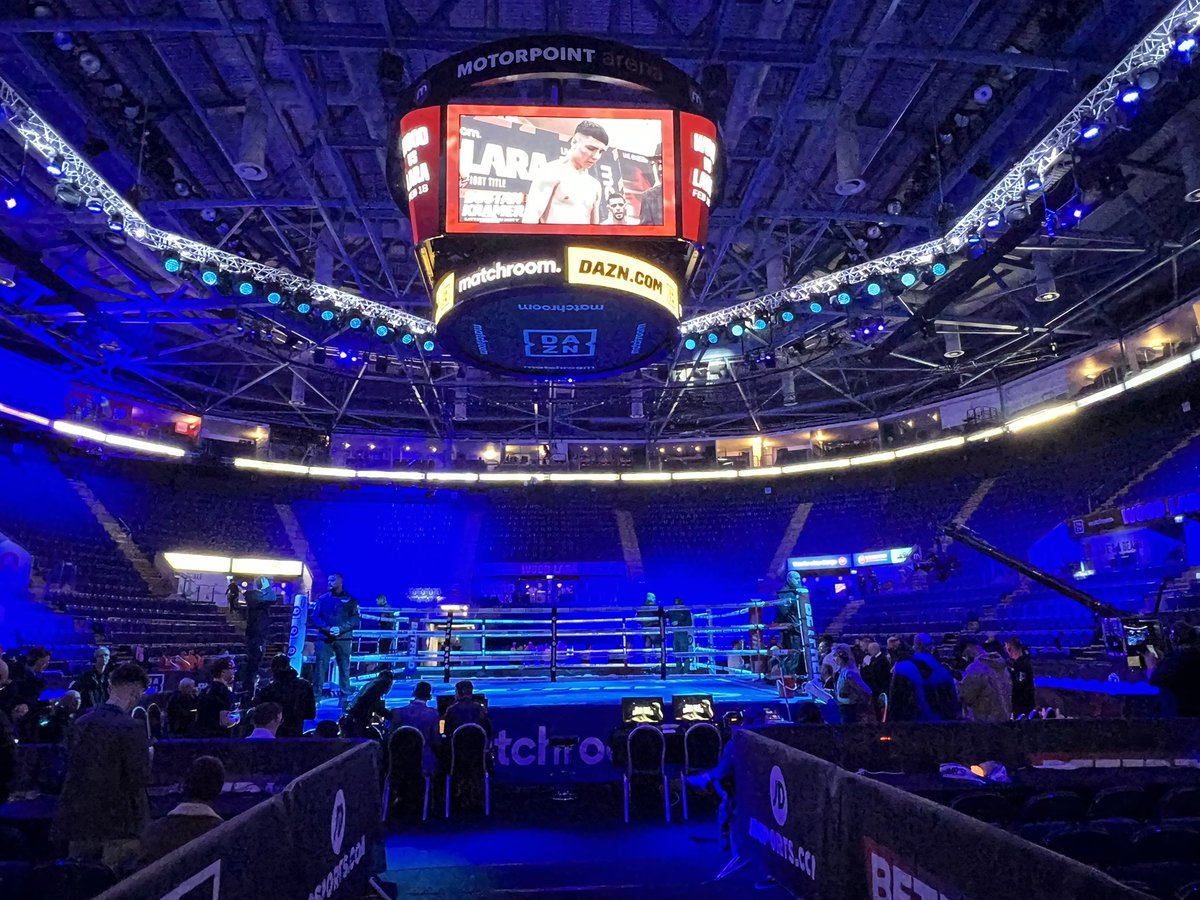 #WoodLara Saturday night boxing!
