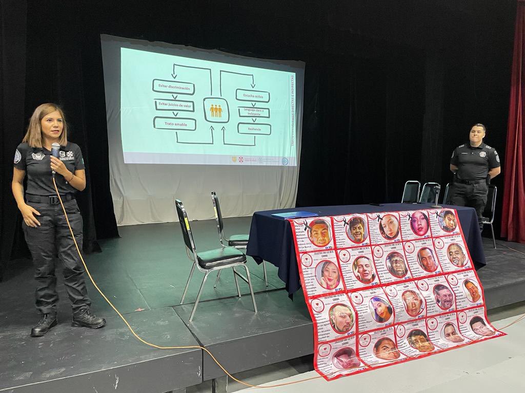 Alcaldia_Coy's tweet photo. Se llevó a cabo la última sesión del Taller "Protocolo de Actuación en la Búsqueda de Personas Desaparecidas a servidores  públicos", con el colectivo Una Luz en el Camino, con temas del análisis de contexto y protocolos de búsqueda impartidos por @busqueda_cdmx y @SSPCMexico. https://t.co/v39ZoC7hDE