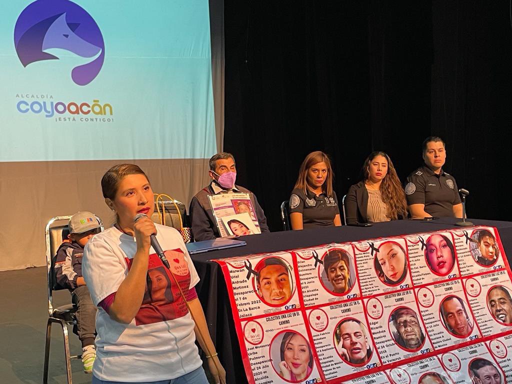 Alcaldia_Coy's tweet photo. Se llevó a cabo la última sesión del Taller "Protocolo de Actuación en la Búsqueda de Personas Desaparecidas a servidores  públicos", con el colectivo Una Luz en el Camino, con temas del análisis de contexto y protocolos de búsqueda impartidos por @busqueda_cdmx y @SSPCMexico. https://t.co/v39ZoC7hDE